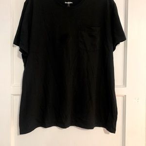 Used Men XL Black T-Shirt almost new.